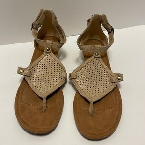 Koolaburra by Ugg Women’s Size 9 Briona Tan Cork Wedge Sandals w/ Buckle Closure